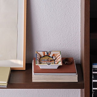 灰皿 3H 《フォーブルの10時10分》 | Hermès - エルメス-公式サイト